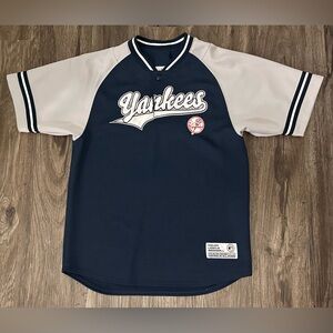 Vintage Men’s True Fan MLB New York Yankees Blue/Grey Shirt Jersey- Small